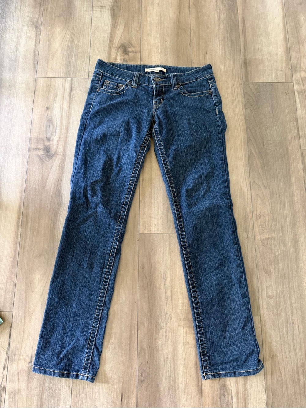 Forever 21 Women's Straight-Leg Jeans in Dark Blue Denim size 28 Lowrise Y2K